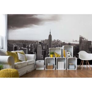 GLIX Fototapeta - New York Skyline Empire State Building Black And White Vliesová tapeta - 416x254 cm