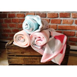 Home collection Fleece deka s farebnými trojuhoľníkmi 130x160 cm - Růžová
