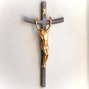 Kríž so zlatým Korpusom