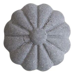 Cementová úchytka Grey Flower 3 cm