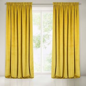 Domové žlté zavesy v jednofarebnej kombinácii