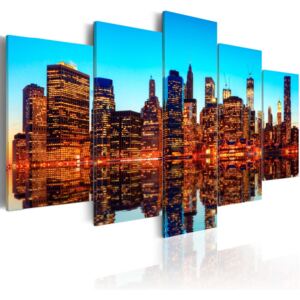 Obraz na plátne - Reddish lights in NYC 100x50 cm