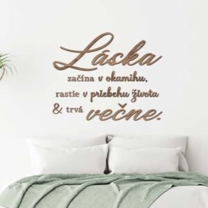 Drevená nálepka na stenu - Zamilovaný citát o láske