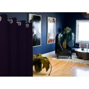 Jednofarebné moderné závesy v granátovej farbe do obývačky