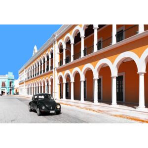 Umelecká fotografia Black VW Beetle and Orange Architecture in Campeche, Philippe Hugonnard