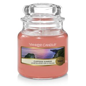 Yankee Candle vonná sviečka Cliffside Sunrise Classic malá