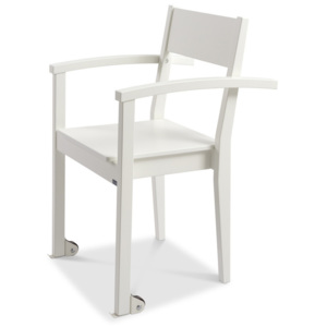 Biela ručne vyrobená stolička z masívneho brezového dreva s opierkami a kolieskami Kiteen Joki