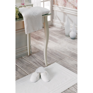 Soft Cotton Kúpeľňová predložka MELIS. S elegantnou výšivkou a elegantne umiestnenými perlami bude ozdobou Vašej kúpeľne. Ružová