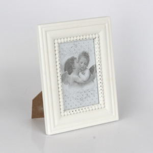 Drevený biely fotorámček so zdobením 22,5x17,5cm