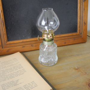Petrolejová lampa číre sklo 14,3x6x5,6 cm