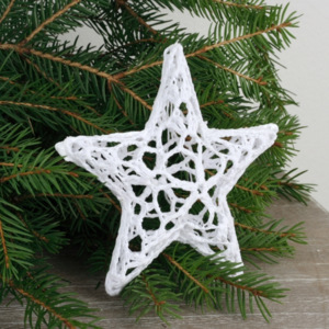 Háčkovaná vianočná ozdoba 3D hviezda 11cm