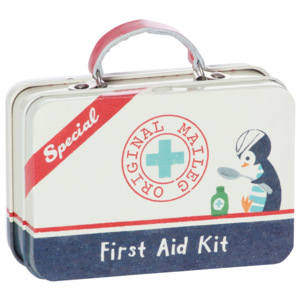 Plechový mini kufrík First Aid