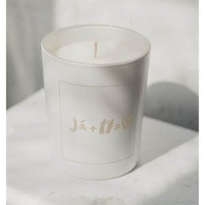 Biela sviečka Já + Ty = ♥ - figy a ruže