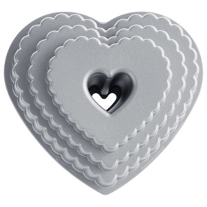 NordicWare Forma na bábovku poschodové srdce Tiered Heart Bundt® strieborná, Nordic Ware