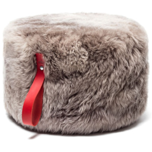 Svetlohnedý puf z ovčej kožušiny s červeným detailom Royal Dream, Ø 60 cm