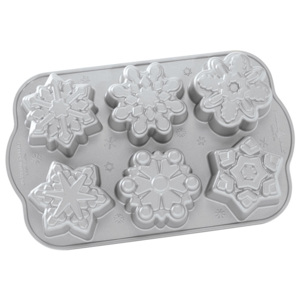 NordicWare Forma na 6 snehových vločiek Frozen Snowflake Bundt® strieborná, Nordic Ware