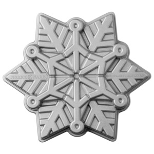 NordicWare Forma na koláč Frozen Snowflake Bundt® strieborná, Nordic Ware