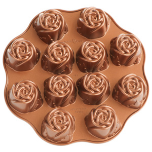 NordicWare Forma na pečenie v tvare ružičiek Sweetheart Rose Bundt® medená, Nordic Ware
