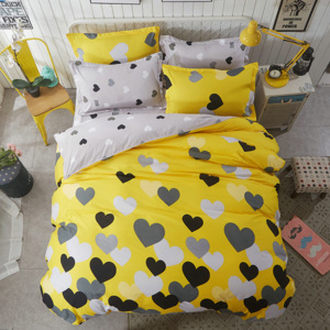 Žlté obojstranné posteľné obliečky so srdiečkami