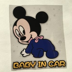 TanCredy Samolepka na auto "Dieťa v aute - Baby Mickey 2" 11x13 cm