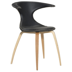 Čierna kožená jedálenská stolička s prírodnou podnožou DAN–FORM Flair