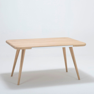 Jedálenský stôl z dubového dreva Gazzda Ena One, 140 × 100 × 75 cm