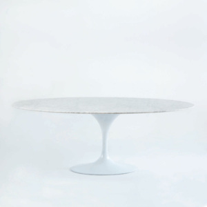 Biely jedálenský stôl s mramorovou doskou Thai Natura