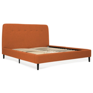 Oranžová dvojlôžková posteľ s čiernymi nohami Vivonita Mae, 140 × 200 cm