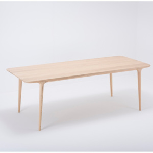 Jedálenský stôl z masívneho dubového dreva Gazzda Fawn, 220 × 90 cm
