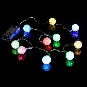 Vianočná dekoratívna reťaz - svetelné gule - 10 LED farebné