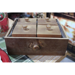 Hnedé drevené vintage šuflíky