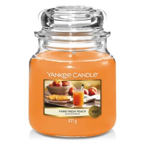 Yankee Candle vonná sviečka Farm Fresh Peach Classic stredná