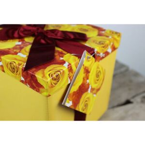 Žltá darčeková krabica s kvetinkami 12cm