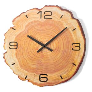 Drevené nástenné hodiny s imitáciou kmeňa stromu